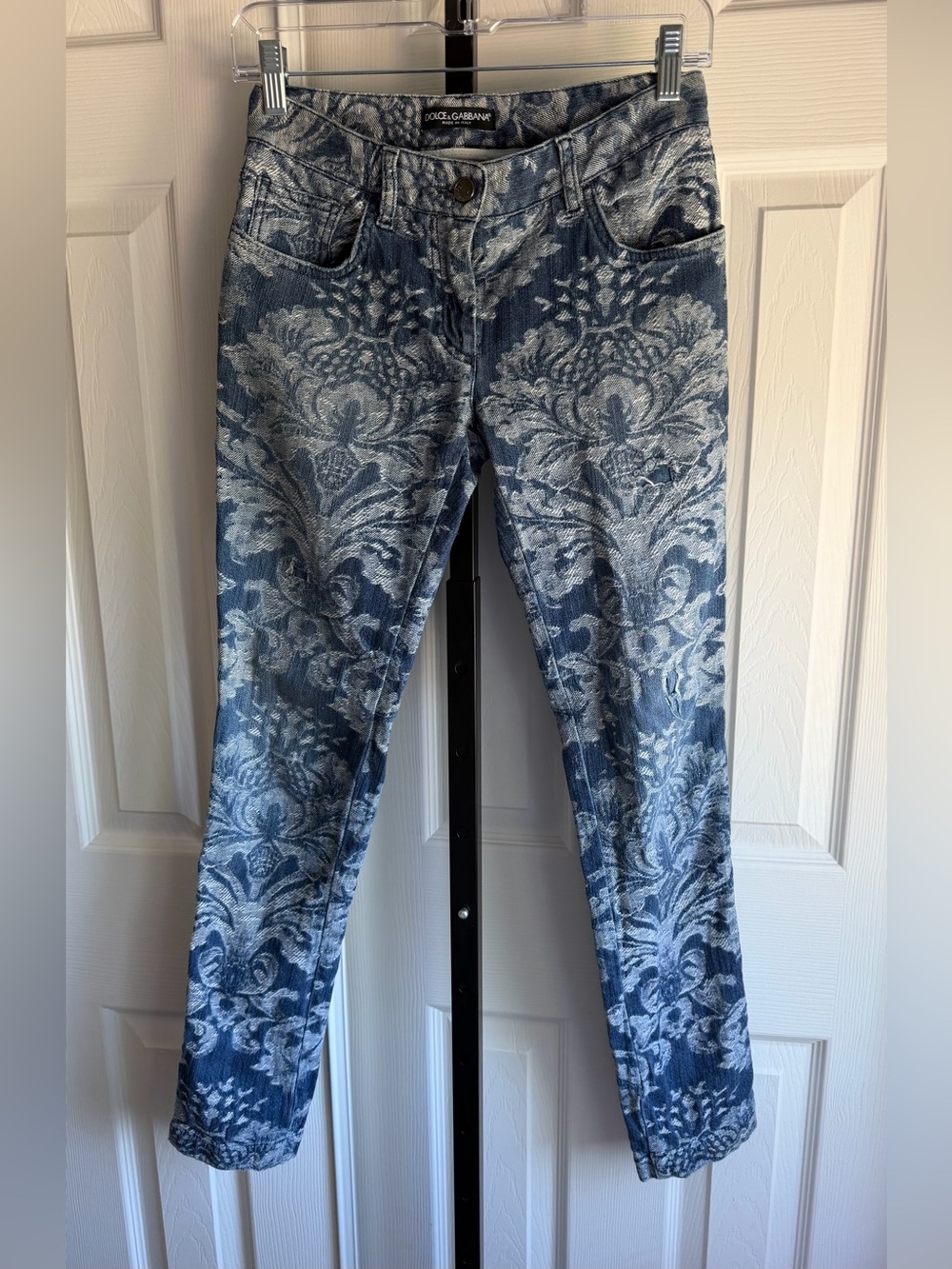Dolce & Gabbana Blue Jacquard Denim Jeans
Size: 38 EUR/ 4 USA - Picture 2 of 10